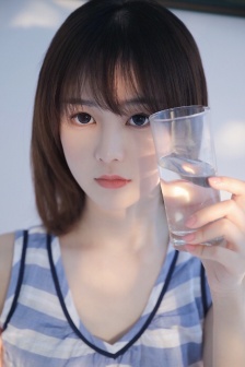 小岛みなみ